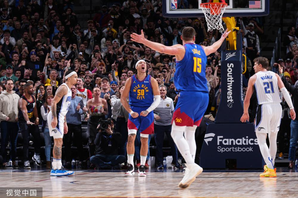 起巨大的舆 起巨大的舆