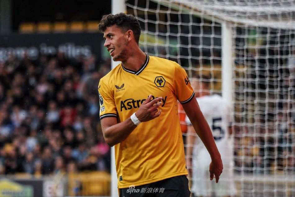 库里以他标 库里以他标