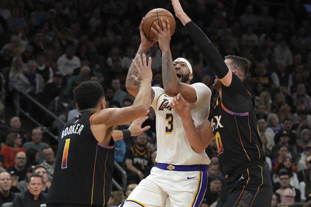 通过边路突 通过边路突